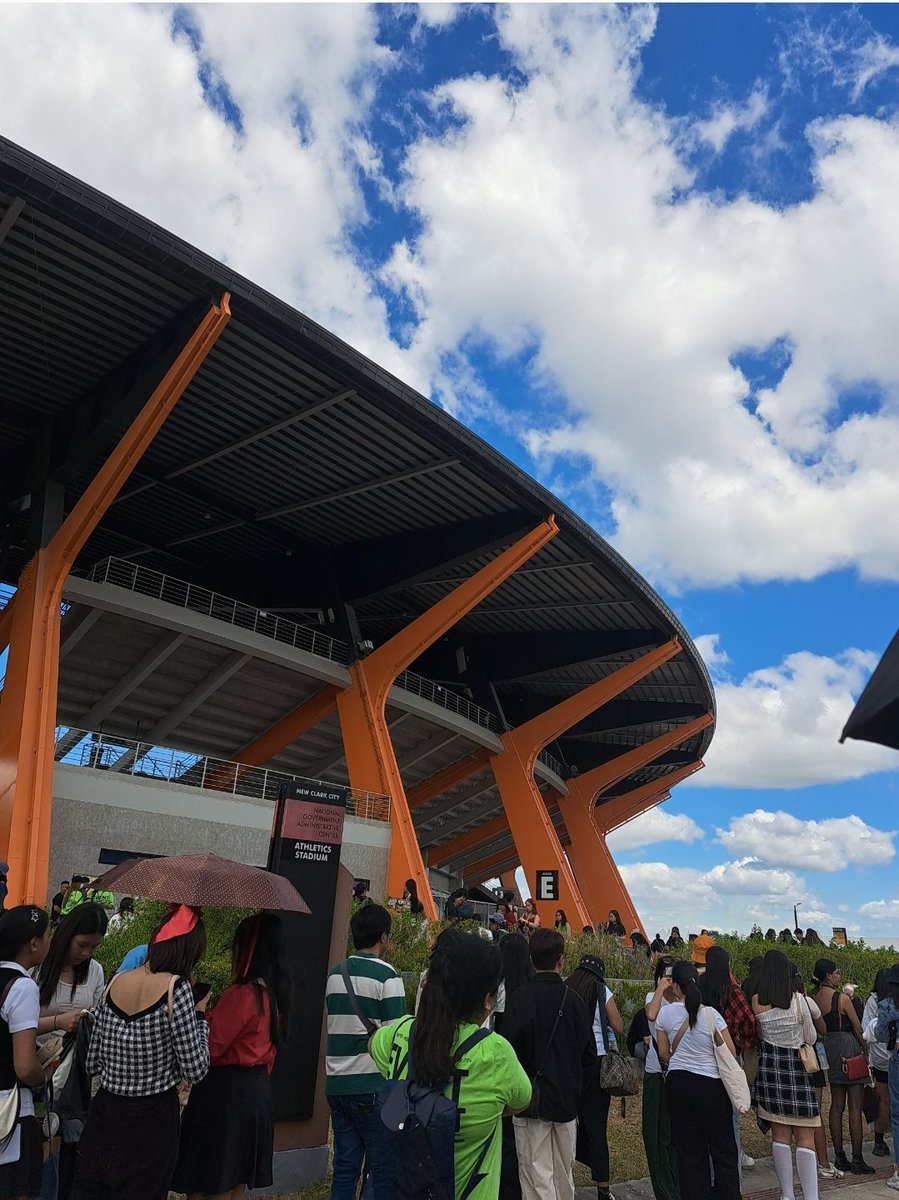 Team_PHate's tweet photo. Nakapila na sa sunbathing na medyo pila for strapping 🤘🥹
#FATE_IN_NEWCLARKCITY #FATED_SEVEN #PHate #ENHYPEN @ENHYPEN @ENHYPEN_members https://t.co/L8Cx4r4dg5