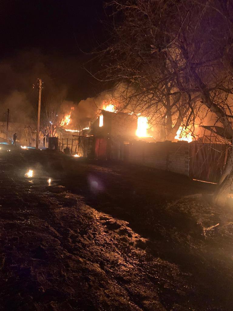Russia hit a gas station in Kharkiv with Shaheds

 As a result of the impact, fuel spilled, and 14 private residential buildings were on fire. The area of ​​the fire is 3,700 square meters. 50 residents of Kharkiv were evacuated, including two children.

At the moment, we know of