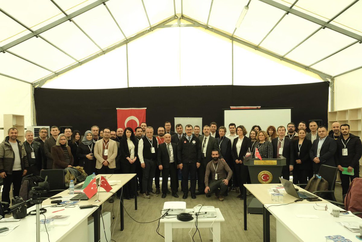 gtuinsaat (@gtuinsaat) on Twitter photo Öğretim Üyemiz Prof.Dr. Selçuk Toprak vatandaşlarımızın konakladığı Adıyaman Gölbaşı Konteyner Kent'te, "2023 Kahramanmaraş-Türkiye Depremleri Uluslararası Anma Konferansı"na konuşmasıyla katıldı. Açılış konuşmasını TÜBİTAK Başkanı Prof.Dr. Hasan Mandal gerçekleştirdi. <a href="/GtuEduTr/">Gebze Teknik Üniversitesi</a> Öğretim Üyemiz Prof.Dr. Selçuk Toprak vatandaşlarımızın konakladığı Adıyaman Gölbaşı Konteyner Kent'te, "2023 Kahramanmaraş-Türkiye Depremleri Uluslararası Anma Konferansı"na konuşmasıyla katıldı. Açılış konuşmasını TÜBİTAK Başkanı Prof.Dr. Hasan Mandal gerçekleştirdi. <a href="/GtuEduTr/">Gebze Teknik Üniversitesi</a>