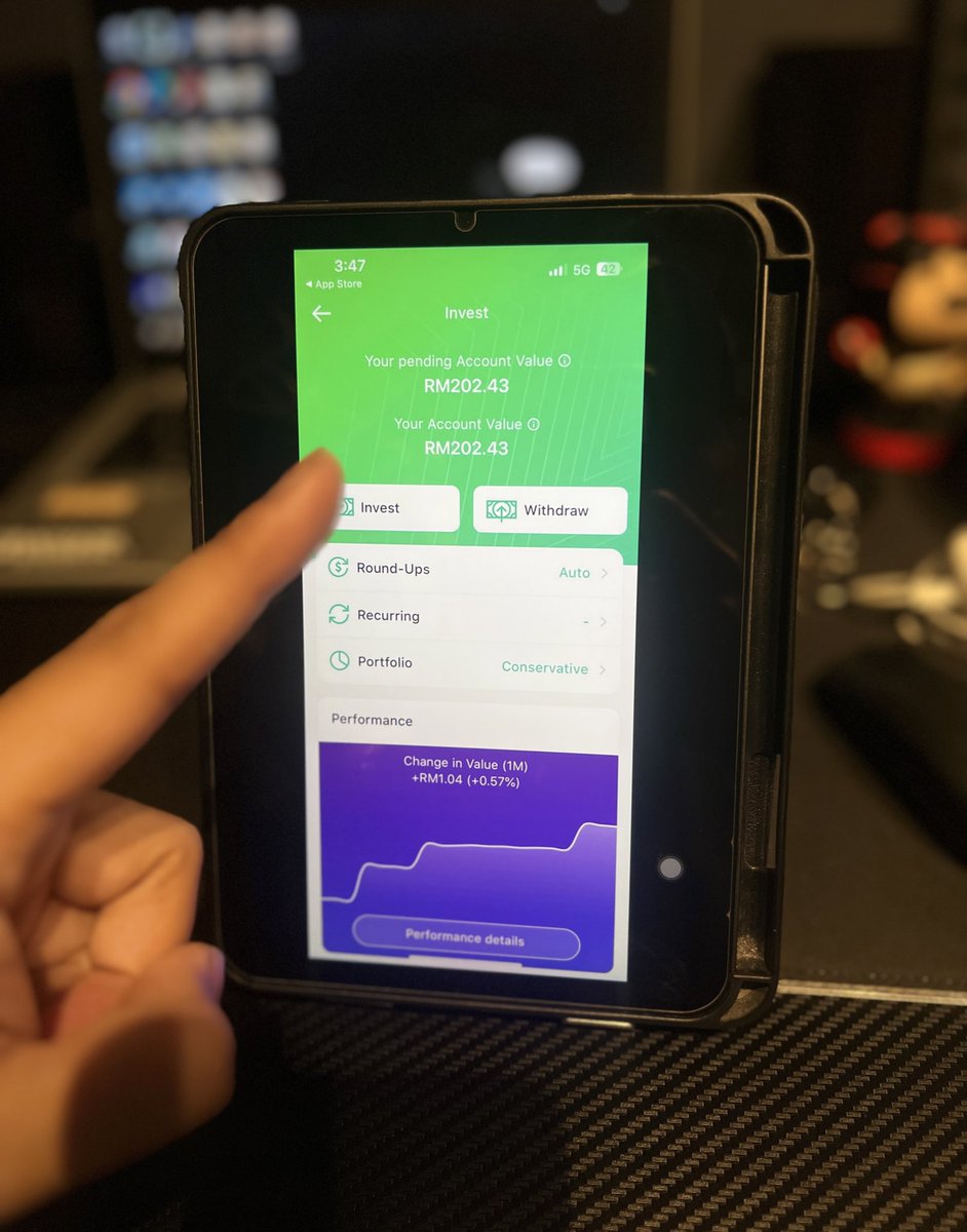 AkeemSharyzal's tweet photo. Ramai sebenarnya yang taktau lagi pasal apps ni, aku buat bodo je tau tau duit ada masuk dekat dalam ni.

RM200 lebih ni boleh la jadi angpau walaupun takda sape nak bagi kan hahaha. Jom aku ajar! https://t.co/LPsMgS9RsL
