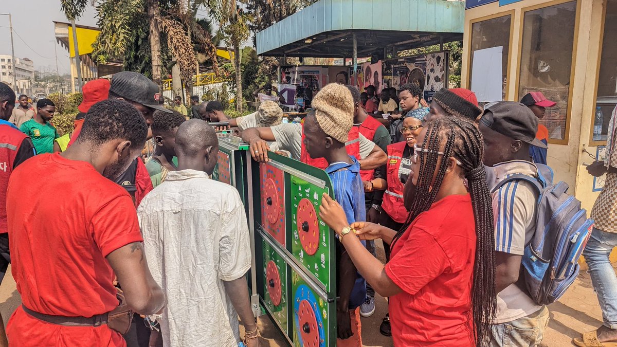 _wendy_kelly's tweet photo. I've had an amazing week of Learning and Impact with streetwize. Key Word Don't let anyone/anything tamper your Self Esteem. Mobile School successfully launched in Cameroon with the children
#NMH #streetwize #MobileSchool https://t.co/8CAZIMtz8v