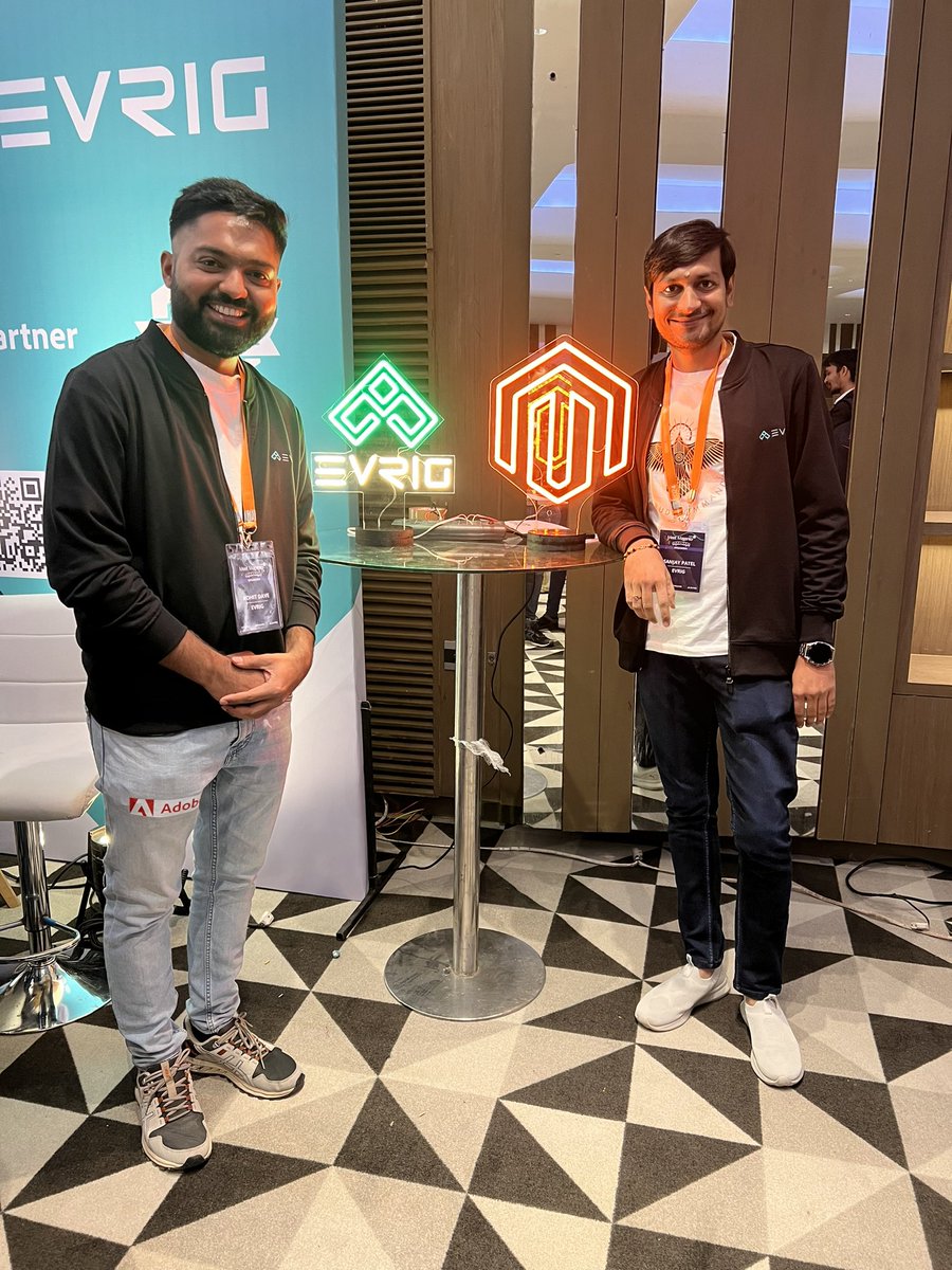 daverohit77's tweet photo. Pic with Magento Guru.. @sanjaypatel653 🙏🏻🙌😎 

@MeetMagentoIN @evrig https://t.co/hSZ78hmKDI
