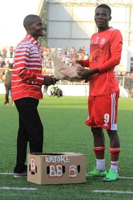 Jaylenmabonga's tweet photo. A Thread of Funniest Player of the Match awards🤭😂 https://t.co/0tVnz5W0cN