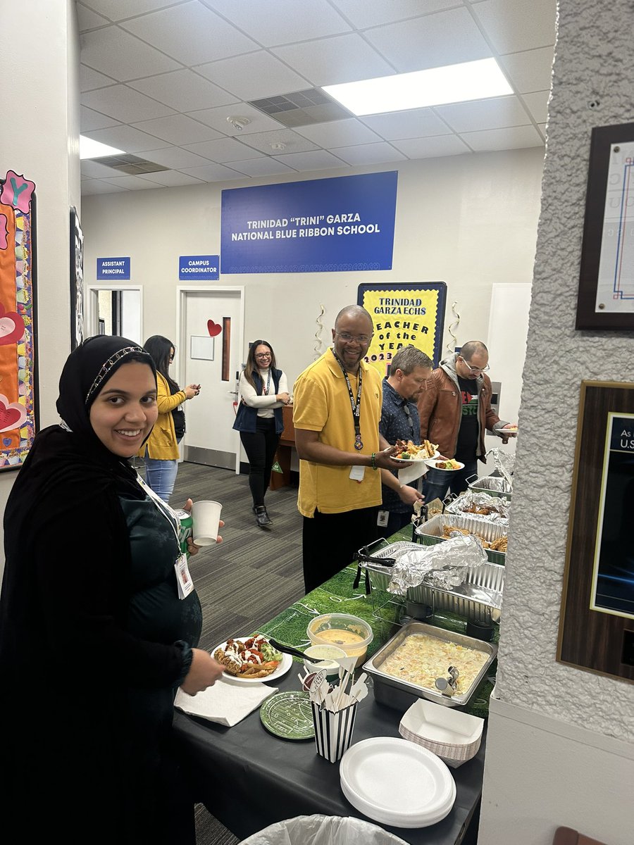 Chealsie Sánchez (@chealsiesanchez) on Twitter photo We did a little bit of everything today <a href="/GarzaECHS/">Garza ECHS</a>! Our DC Govt students engaged with City Manager @DallasCityMgr TC Broadnax and then we kicked off Super Bowl weekend with a staff potluck! 😎 Happy Friday! @RubyRamirezDISD <a href="/N_Bernardino/">Dr. Nancy Bernardino</a> <a href="/DrBrianLusk/">Brian Lusk</a> We did a little bit of everything today <a href="/GarzaECHS/">Garza ECHS</a>! Our DC Govt students engaged with City Manager @DallasCityMgr TC Broadnax and then we kicked off Super Bowl weekend with a staff potluck! 😎 Happy Friday! @RubyRamirezDISD <a href="/N_Bernardino/">Dr. Nancy Bernardino</a> <a href="/DrBrianLusk/">Brian Lusk</a>