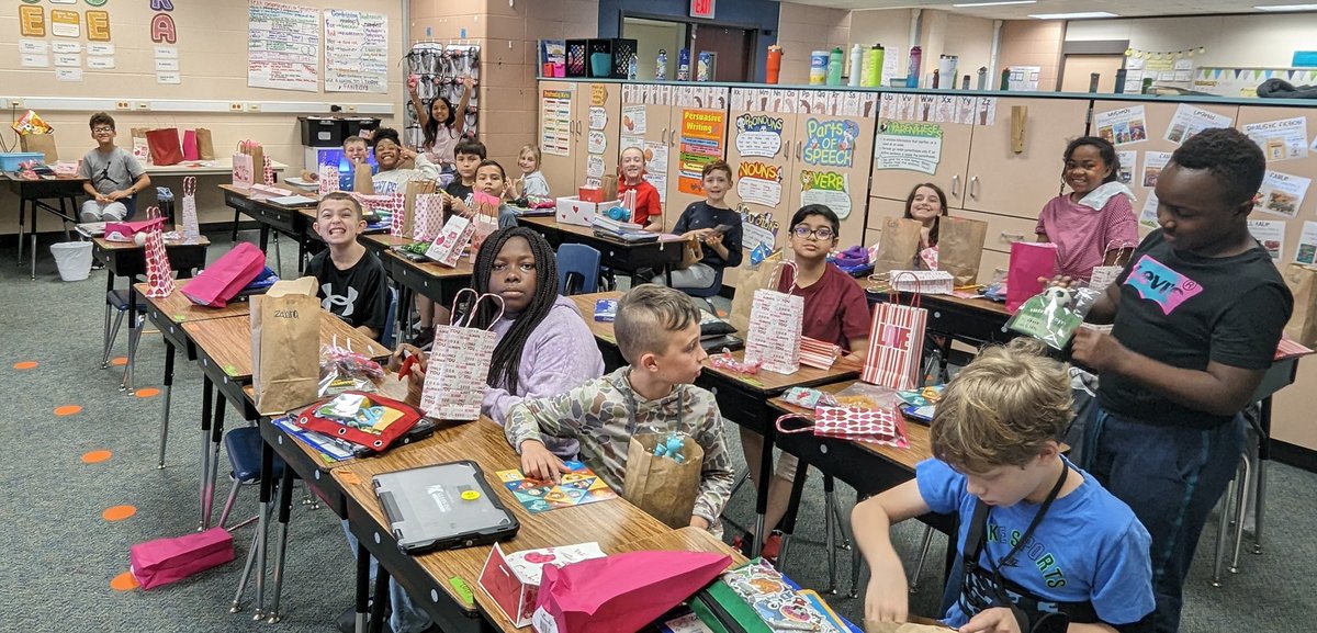 These 4th grade Koala's were sooo excited to exchange their valentine cards! #classfamily #kleinfamily #kuehnle