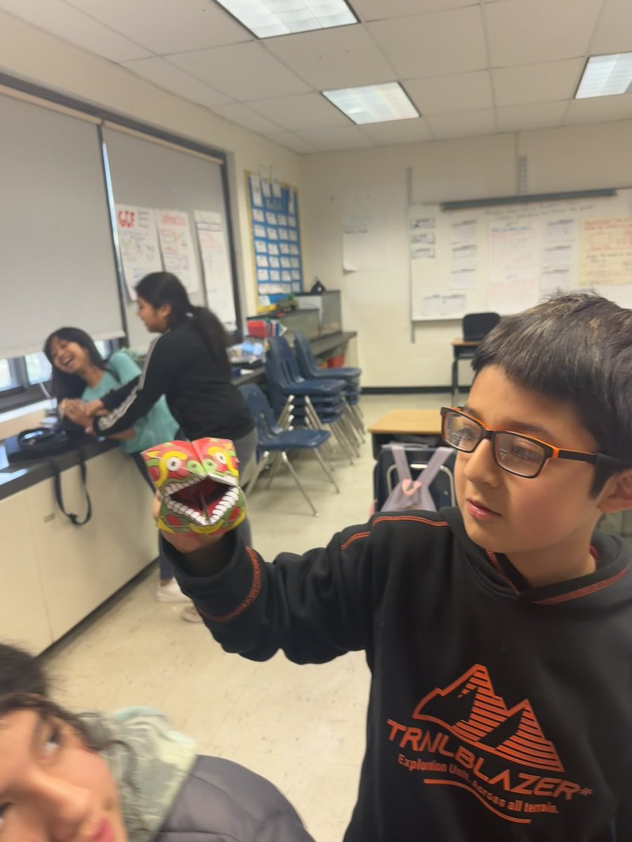 Rethink_ENL's tweet image. Lunar New Year Afterschool fun. 🌗🇨🇳🐉#peekskill #hillcrest #peekskillcsd