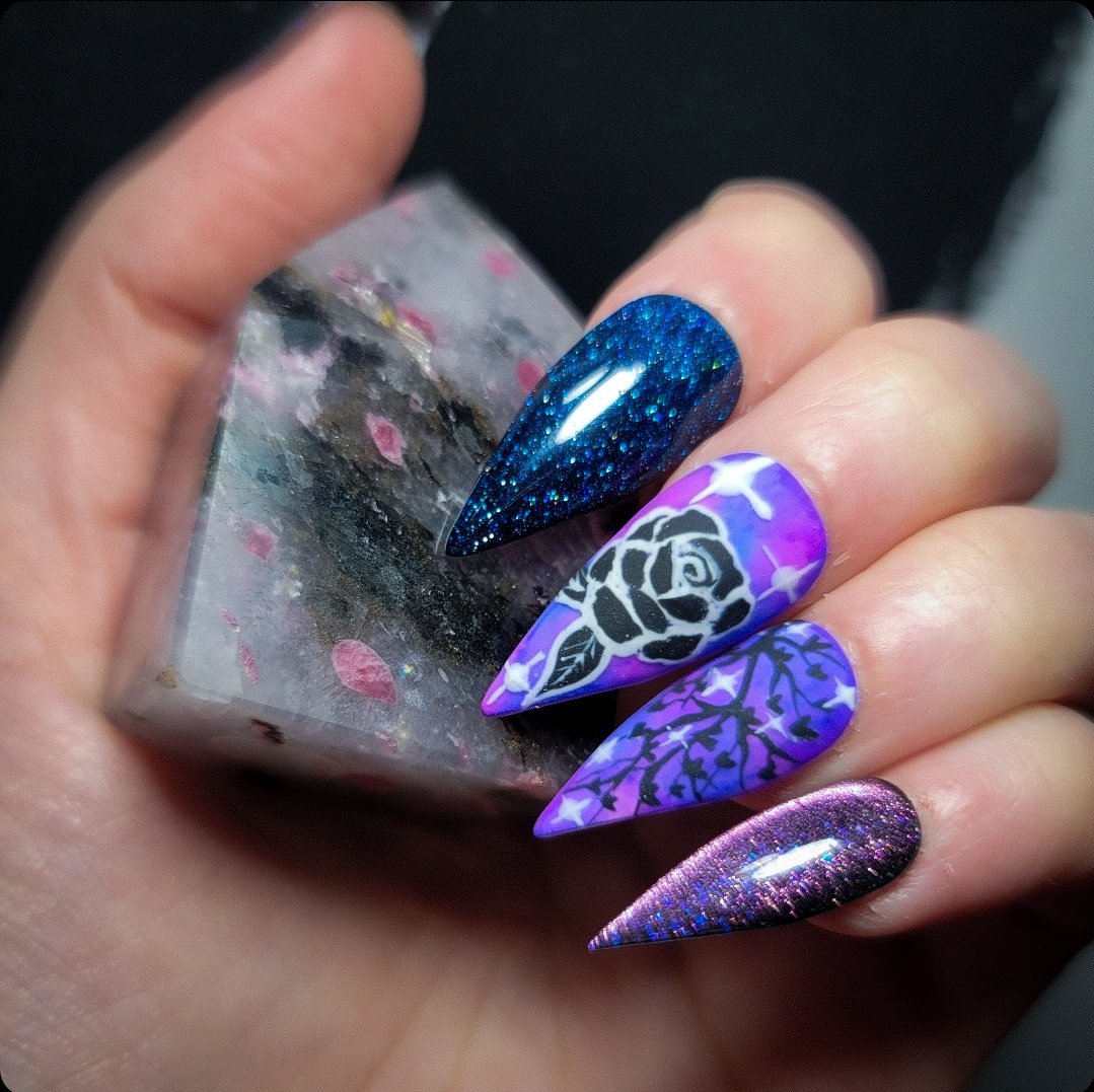 DeadGirlClaws tweet media