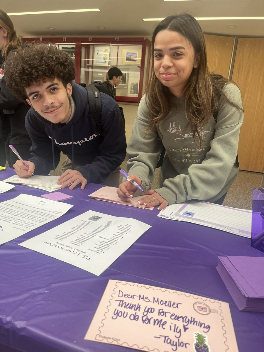 Suzy Moeller tweet media