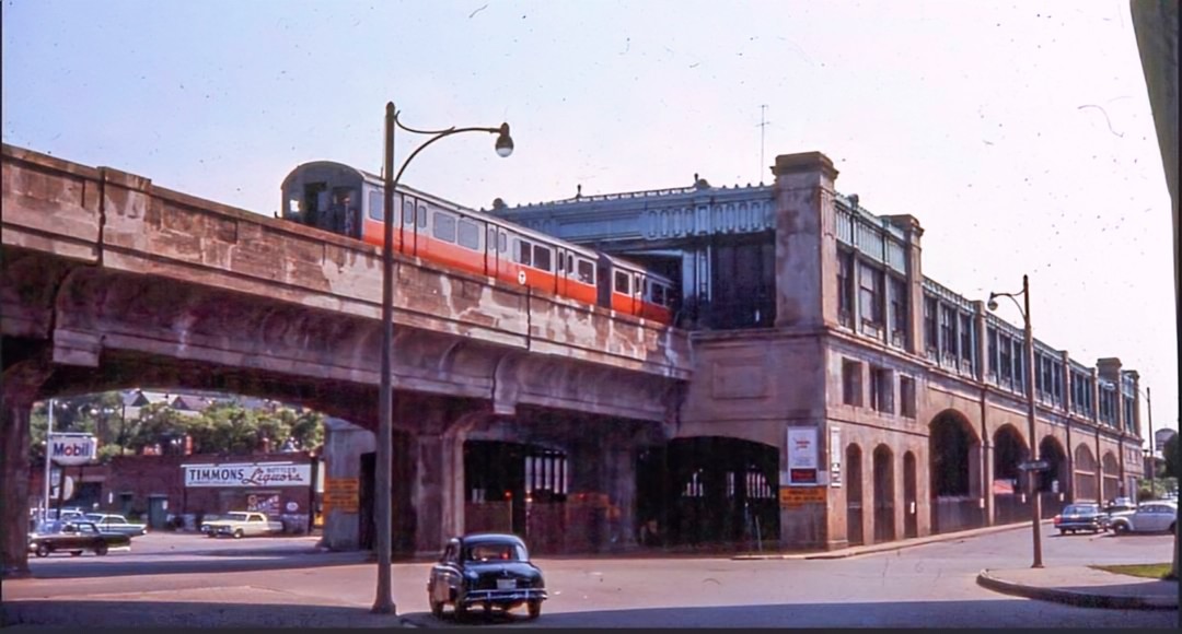 OldSchoolBoston's tweet photo. Forest Hills. https://t.co/tTLsvZXkM0