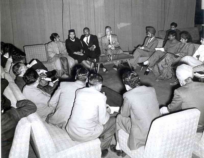 dayakamPR's tweet photo. Dr #MartinLutherKingJr, during a press conference in New Delhi at Hotel Janpath, on 10th Feb 1959. #MLK had always hoped to visit India, but the civil rights movement kept him too busy for years.

#MLKInIndia https://t.co/e1LagsL5ec