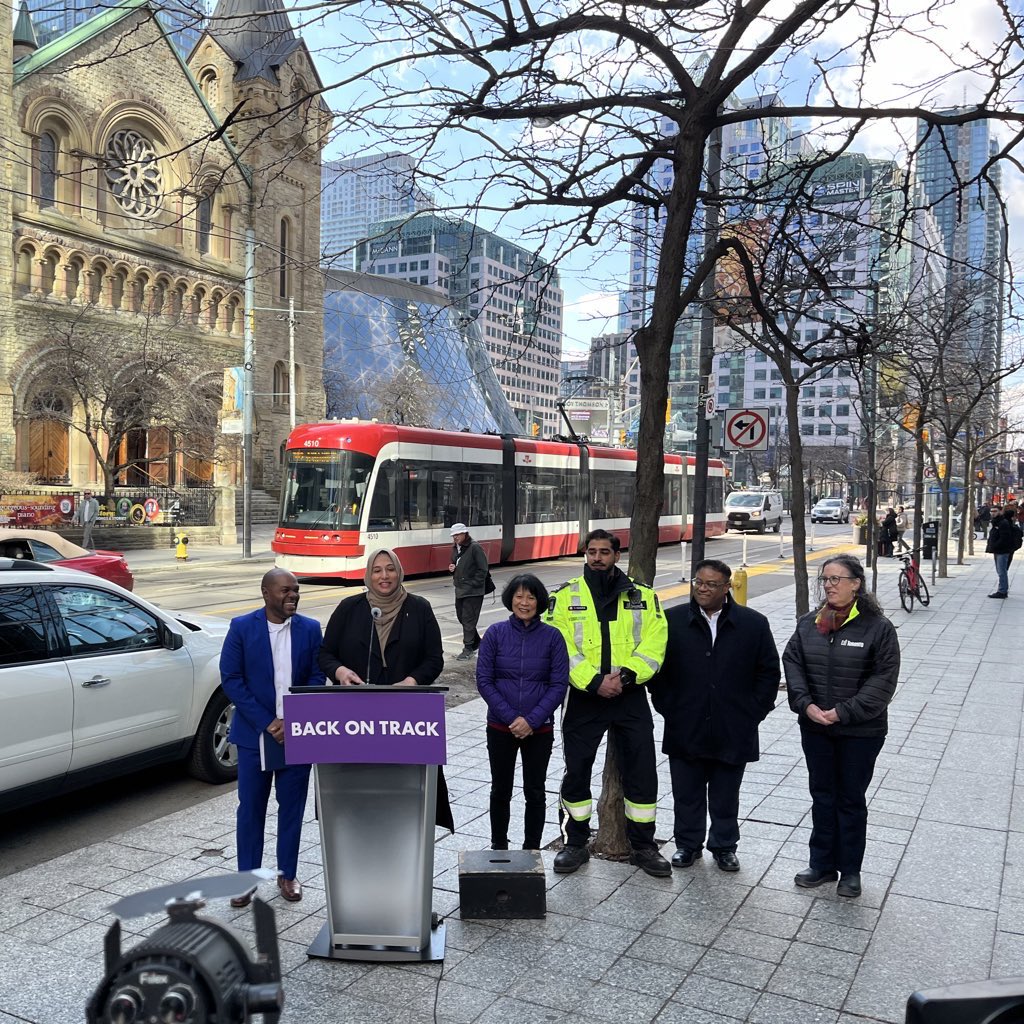 ausmalik's tweet photo. We’ve been working hard to improve King St to meet its potential.
Adding traffic agents has more than halved travel times for transit users and made travel safer for pedestrians and cyclists.
We have more work to do! Tell me how you use King: https://t.co/Iw0uCNomp7 https://t.co/N2W0VnaxW2
