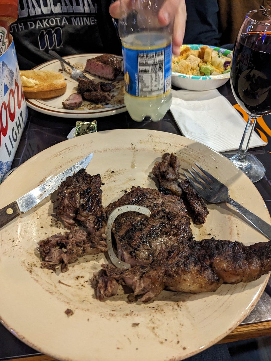 Elli Haerter (@ellihaerter) on Twitter photo Another successful Hosmer Steak Fry! Special thanks to the steak chef <a href="/schu_darren/">One Man S**t Show</a> :) Another successful Hosmer Steak Fry! Special thanks to the steak chef <a href="/schu_darren/">One Man S**t Show</a> :)