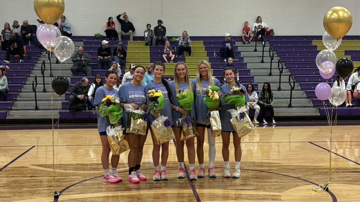EHSActivityDir's tweet photo. Final from EHS on Senior Night!

@EurekaMOWBB 68
Webster Groves 36 https://t.co/oVavV7fYdd