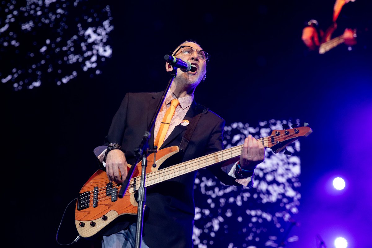 ⚡ El maestro Sabo Romo, uno de los músicos mexicanos que más admiro. Fotos de anoche en el concierto de Rock en Tu Idioma en Monterrey. @SaboRomo