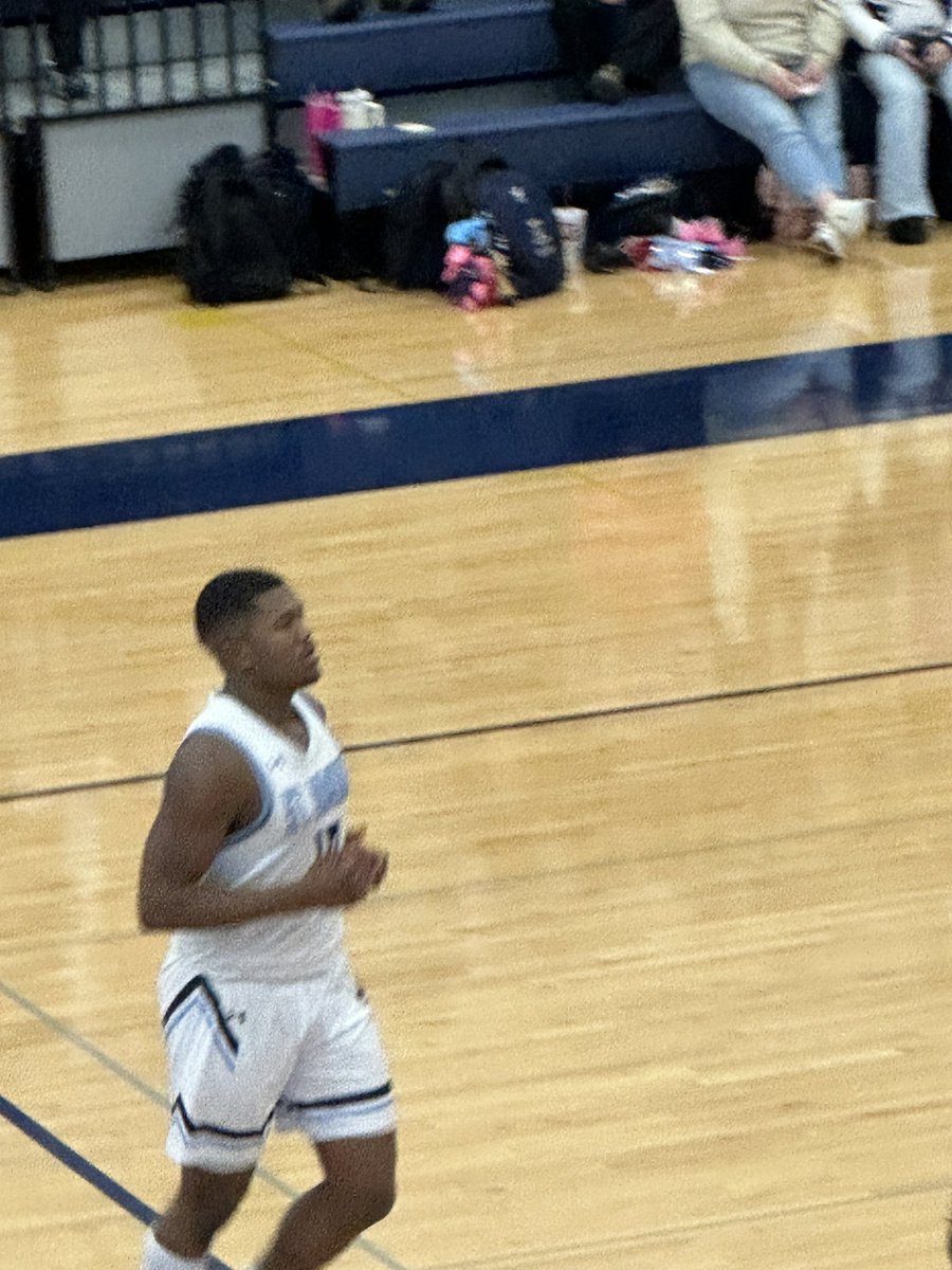 After 1 quarter, <a href="/SDHSBBall/">StDominic Boys BBall</a> leads Duchesne 21-3. David Moore has 8 for the Crusaders.