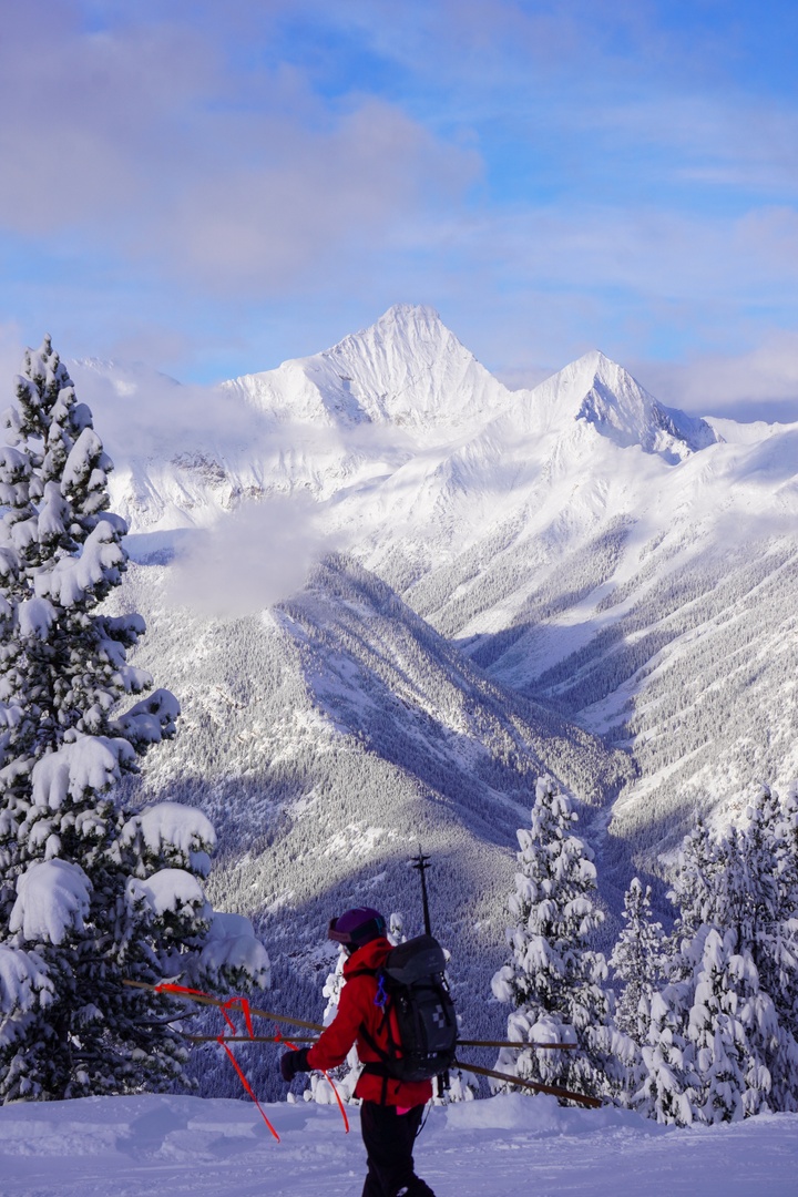 International Ski Patrol Day is THIS WEEKEND 🎉⛑️  Come say thanks — and get a hot chocolate* while you're at it — tomorrow, Saturday February 10! Learn more about International Ski Patrol Day here: bit.ly/3OFXzlj #skipatrolday