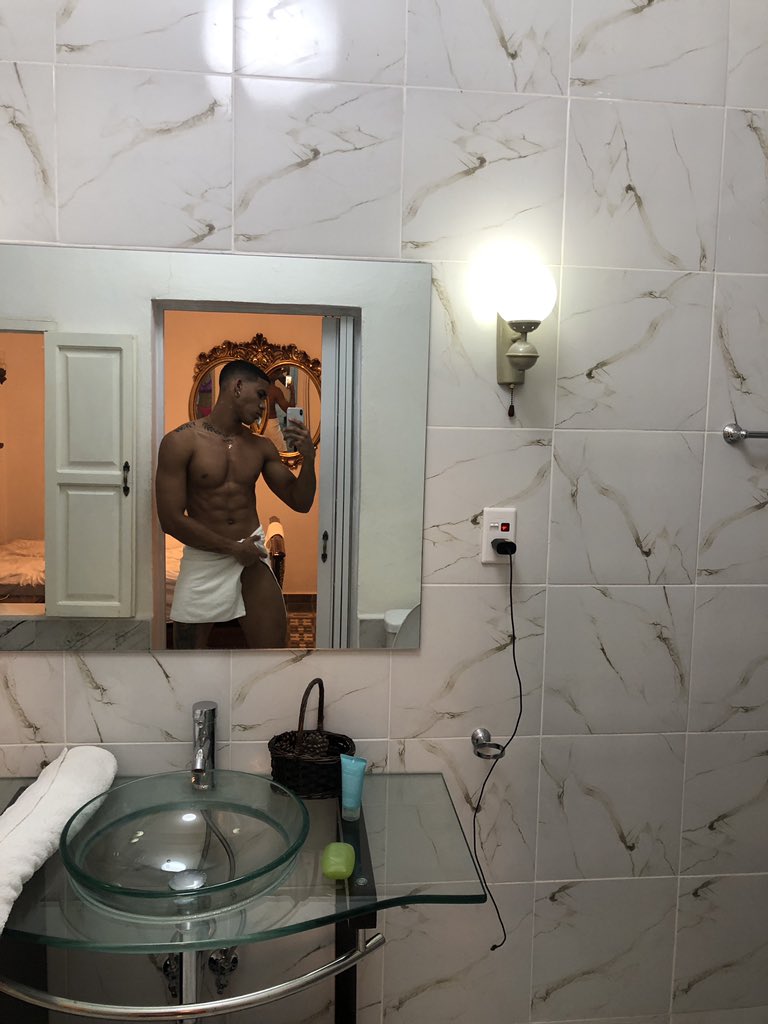 adrian_guerrac's tweet photo. ๐๐ซ๐ญ๐ข๐ฌ๐ญ๐๐ฎโ๐จ #cuban_boy #model_fitness #sexy_men
#perfect_body #twiter #adrianguerrac #cuba #cubanos #cubanos_por_el_mundo https://t.co/L7w3dtTjwX