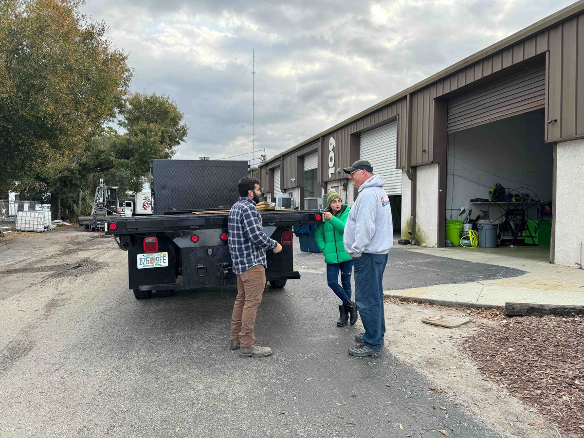 Nearly freezing to death was worth it to spend time with these #masterminds to help me layout the perfect extraction setup with dump included!

#atticqueen #customtruck #customweld #insulationmachines #insulationvacuum #insulationcontractor #obsessedwithmyjob #changingtheindustry