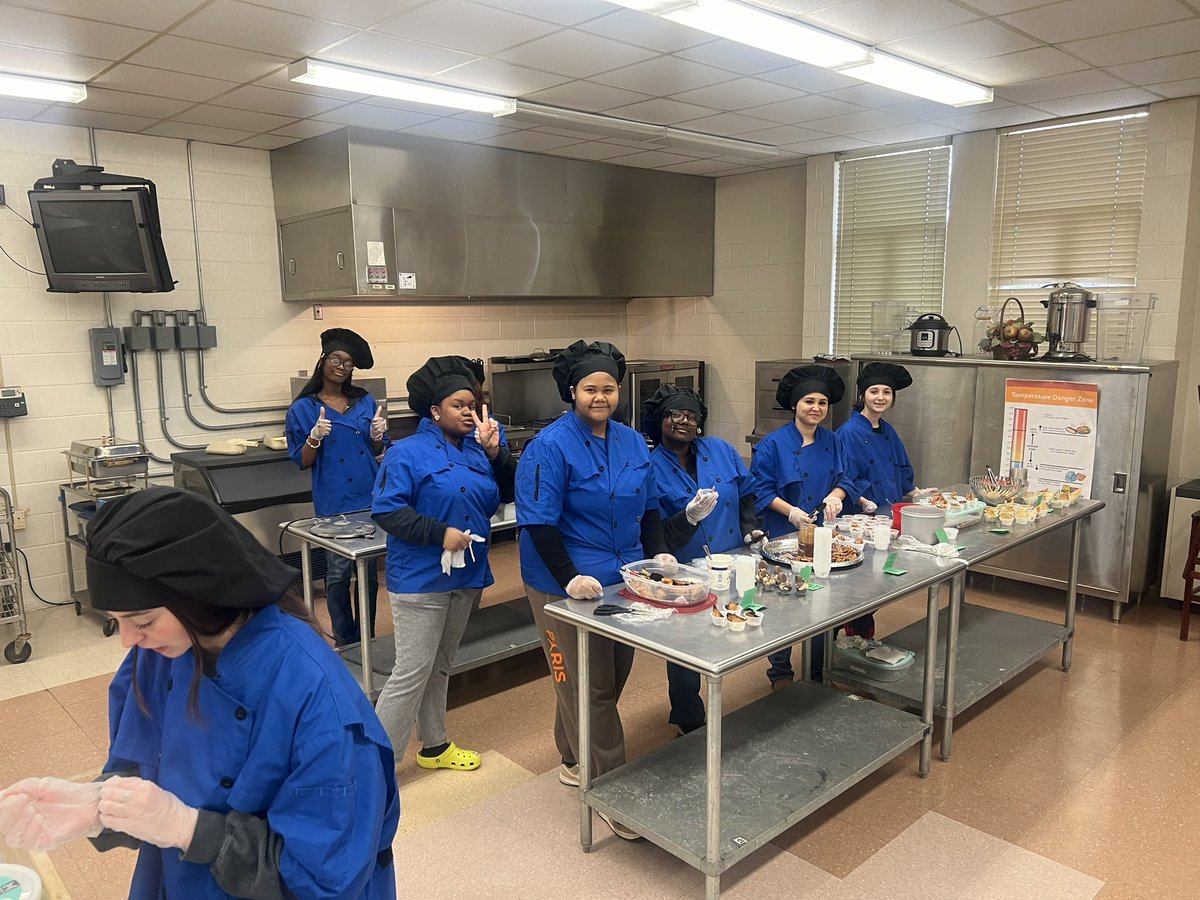 Katie Ross tweet media