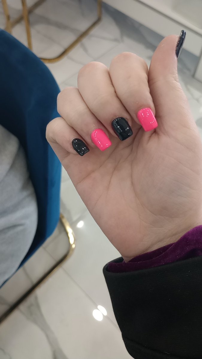 CjMidoriya's tweet photo. @ColbyBrock I did my nails for song album 😁☺️ https://t.co/FMWCiEUxfd