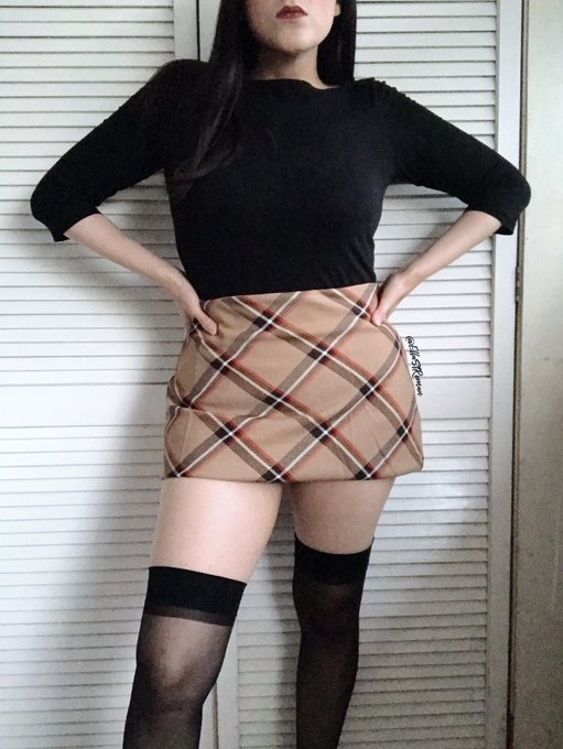 Dicen los mediados de los 90 que les devuelva su look. https://t.co/D3F5aK3cU8<a href="/tag/xhamster"class="tags"><span>#xhamster</span></a>