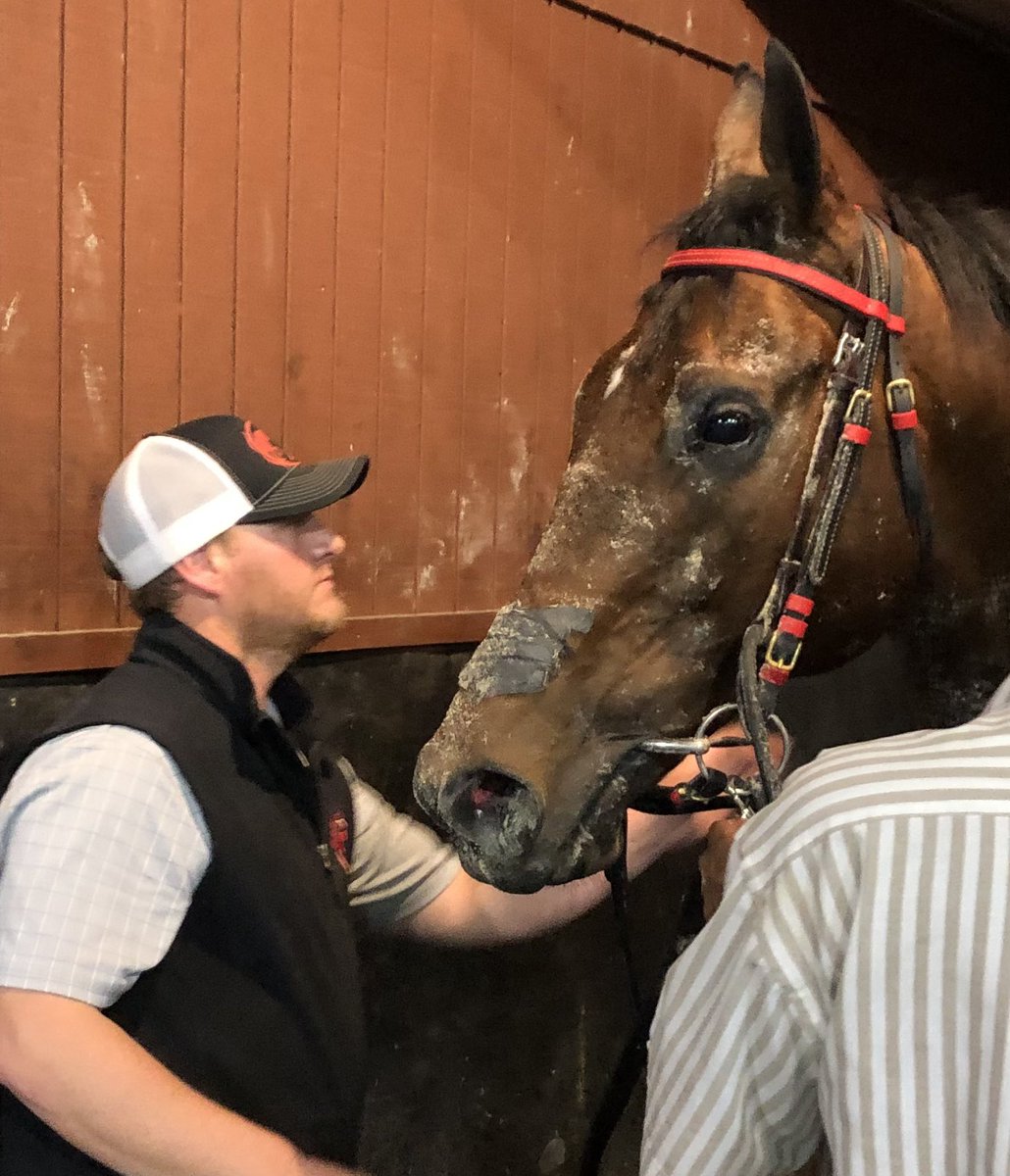JackpotNick's tweet photo. Trainer #KentKnudsen saying his goodbyes to the high-earner Limonite <450K>(#LemonDropKid) who ran 2nd in Ded race 5.  The well travelled 8yo was claimed by Mallory Richard https://t.co/frXKbm8oS2