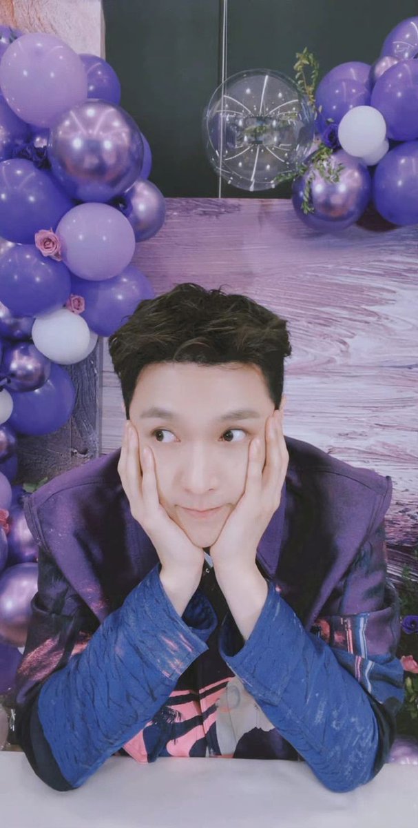 layzhung_1007's tweet photo. @layzhang شكلي وانا انتظر ييشينغ يرد علينا هون https://t.co/JZZ153NXwk