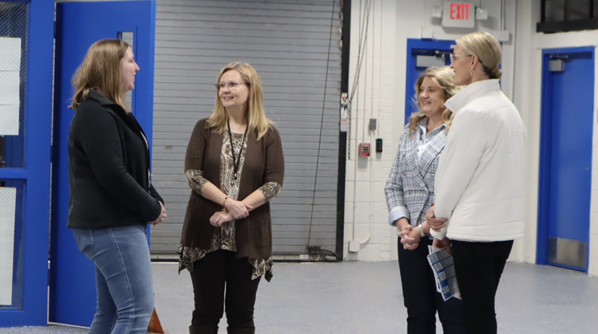 Today, Carlsbad Municipal Schools were delighted to have Mrs. Tracee Bentley, President/CEO of Permian Strategic Partnership, visit our Energy and Natural Resources Lab at Carlsbad High School.
We love sharing the great work of our teachers and students!