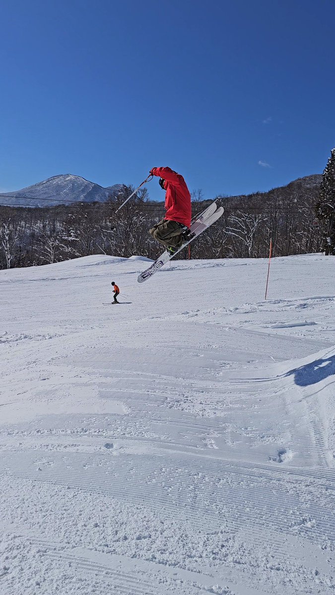Ryo1Horii's tweet photo. ワックス入れてないけど履いてみたくてww
今日はキッカーはポコジャンだけにしときます
#CASFREESKIS
#CHICANO https://t.co/Cbg4Eb7m0L