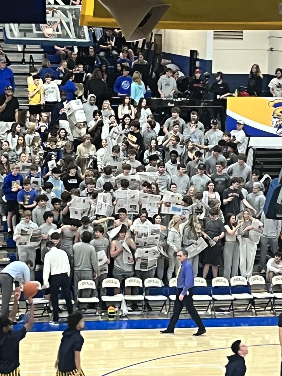 Love this! Findlay students reading The Courier as opposing Whitmer’s starters are announced prior to the Trojans’ big win tonight.