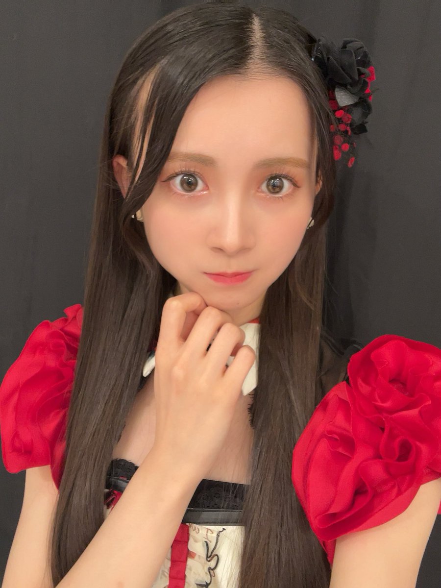 バレンタインアクスタと生写真販売中！！ めっちゃかわいいのでぜひ