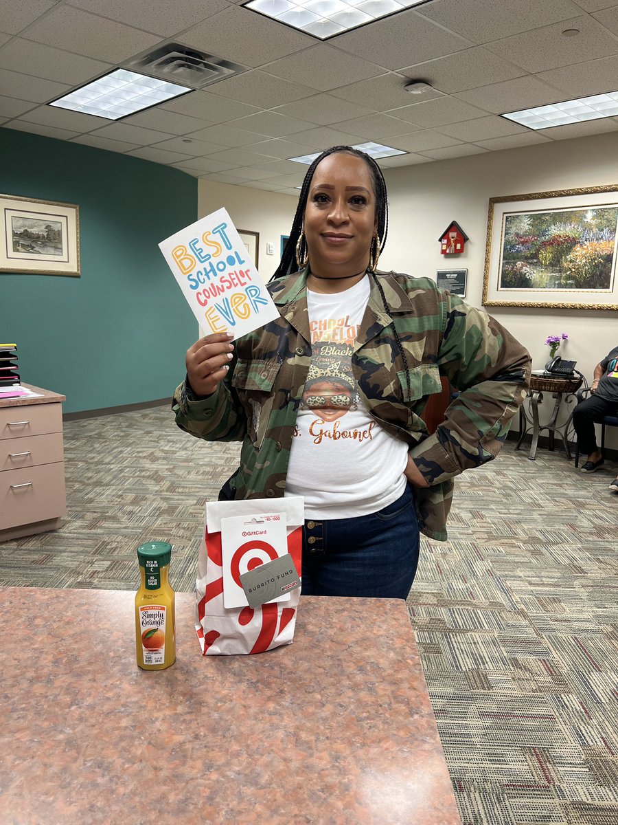 Best School Counselor Week Ever. Such a blessing to be loved and appreciated by my coworkers/Family.. Thank you <a href="/TES_Spring/">Thompson Elementary</a> for loving on me this week!! <a href="/TES_Spring/">Thompson Elementary</a> <a href="/DayTyme5/">Vernecca Day</a>