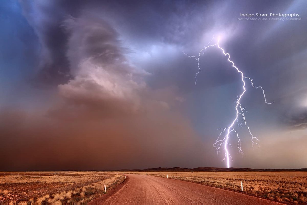 JayStill4's tweet photo. After a slow start to #storm #season this year in the #Pilbara. Captured last night from the #Roebourne - #Wittenoom Rd turn off.
📸 INDIGO STORM PHOTOGRAPHY https://t.co/mjcjoQsqCq
