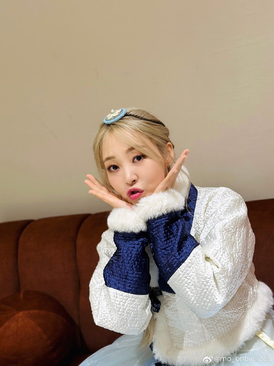 ohh_hamstAr's tweet photo. 나 정했다.
이번 설날,
별이에게 용돈 얼마 줄지 정했어.

0원을 줄거야.

내 『영원』을 줄거야 .….
 #byul_muse https://t.co/QOqdQITU6T