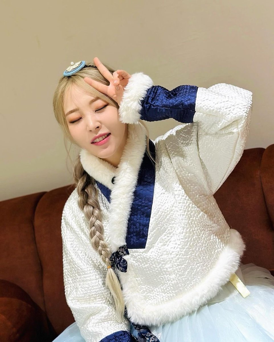 ohh_hamstAr's tweet photo. 나 정했다.
이번 설날,
별이에게 용돈 얼마 줄지 정했어.

0원을 줄거야.

내 『영원』을 줄거야 .….
 #byul_muse https://t.co/QOqdQITU6T