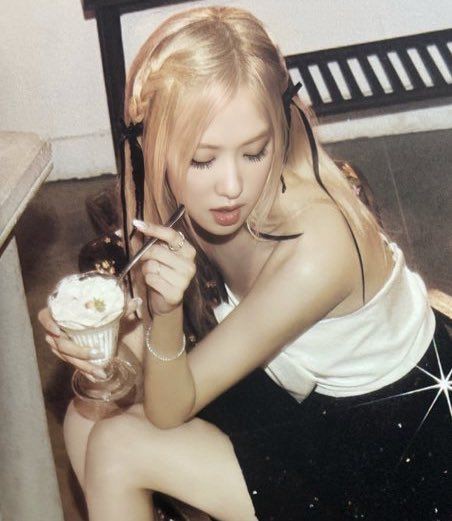 jnklisawifes's tweet photo. firmen si estuvieron en la era de 26 años de rosé 🌹

-fer https://t.co/0fXuXm2JgJ