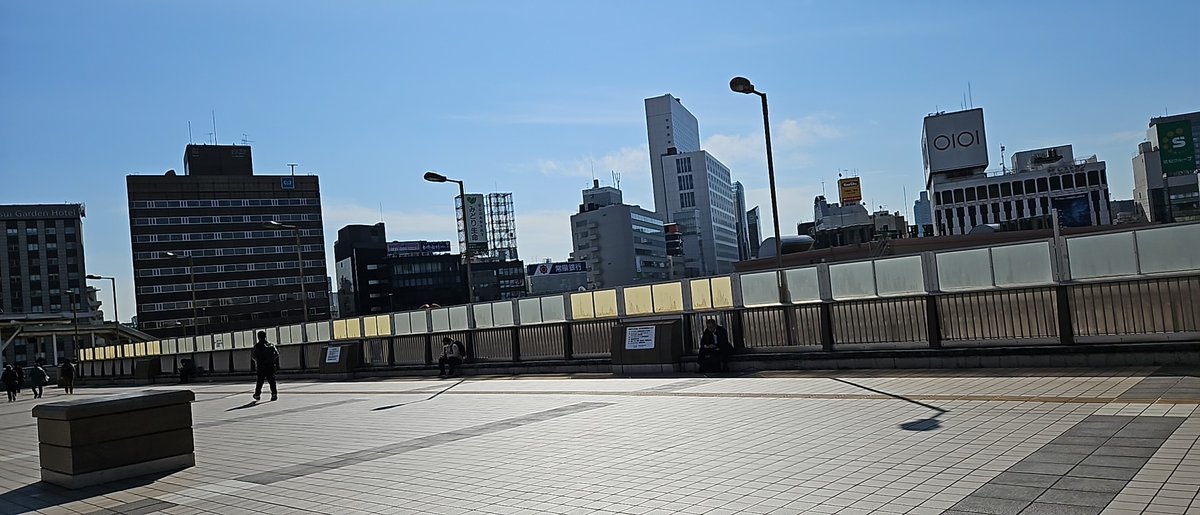 ichir0roie's tweet photo. こっち側が正解だったか https://t.co/mCa9zU7Bro
