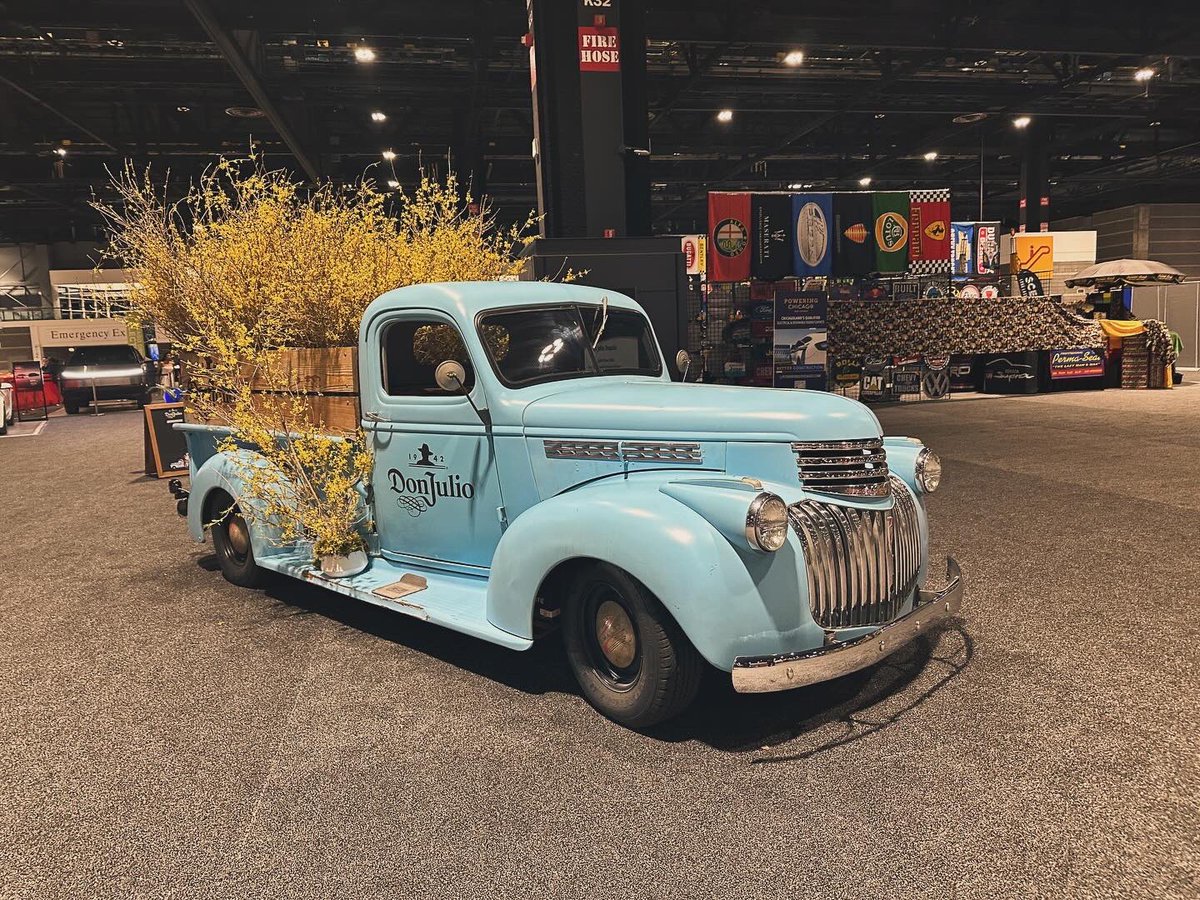 ChiAutoShow's tweet photo. First look for charity has plenty to offer!

#FLFC https://t.co/nAlHuCsKCU