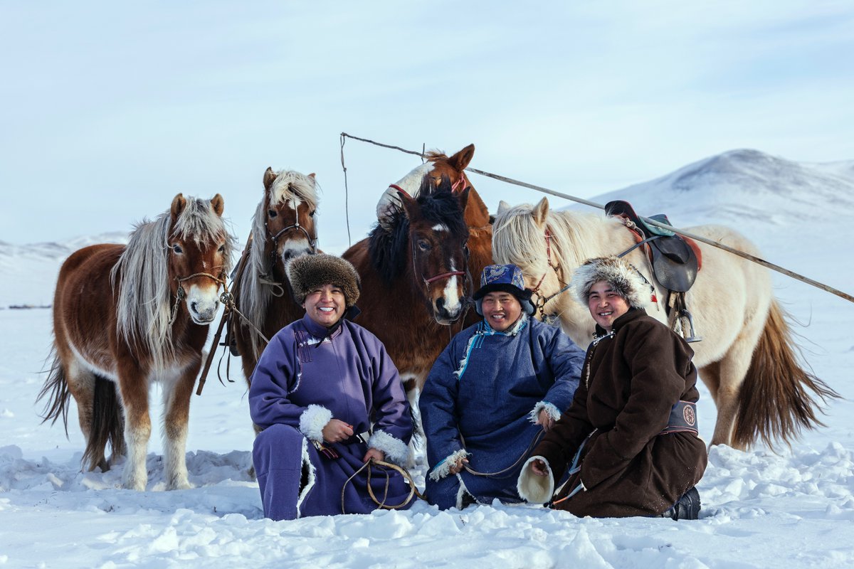 ХҮН намын мэргэжилтэн, судлаачид энгийн нэг хот айлаас сум дэгнэн аймаг алсалж, бүсийг хөгжүүлэх эдийн засгийн зөв бодлогыг боловсруулан бодит үр дүнг иргэддээ хүргэх болно. &amp;nbsp;

Сар шинэдээ сайхан шинэлээрэй!