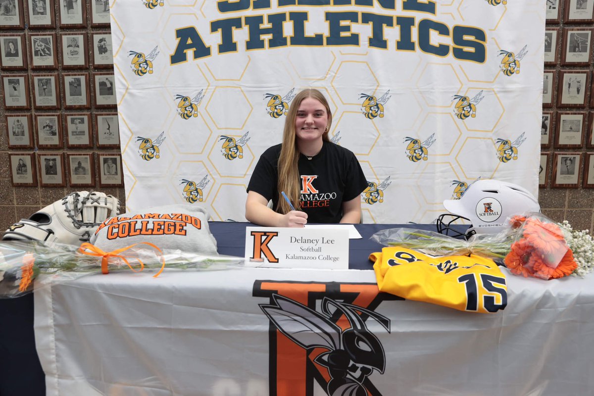 saline_softball's tweet photo. Congrats to Lily Evans &amp; Delaney Lee, two more of our seniors who signed yesterday to play college softball! Kalamazoo College is getting two great people/players. Go Hornets! 💙 https://t.co/wA0IQOkBhg