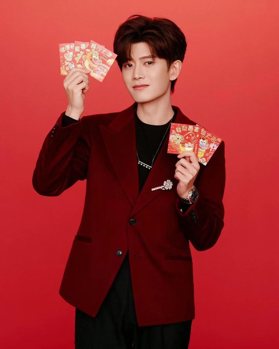 APPLE_WD_LX_RJL's tweet photo. 大家新年快乐~
过年好啊~
คุณชายมาอัพ IG 🥰🥰😘😘❤️❤️
#Rogervivier
#RogervivierRJL
#Tasaki
#TasakiRJL
#Mido
#MidoRJL
#任嘉伦 ❤️❤️
#任国超 ❤️❤️
#嘉人 😘❤️
#คนของเจีย 🥰😘❤️ https://t.co/2LFz5TTBqJ