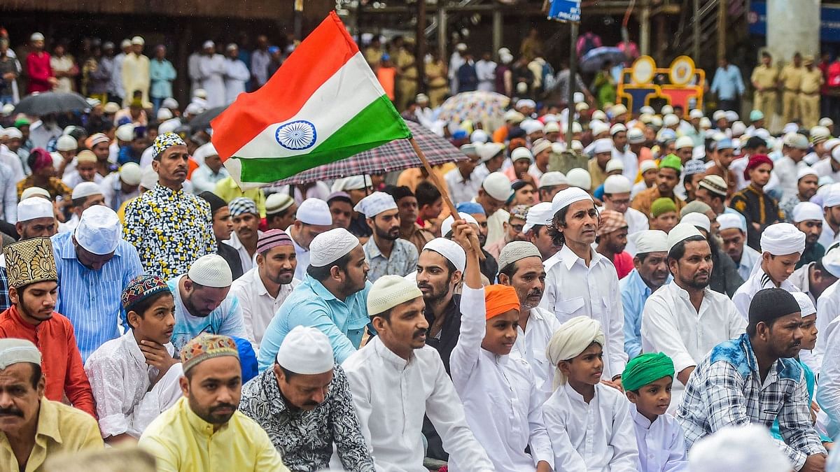 MdShoaib6099's tweet photo. We are indians and we don't want anyone's certificate for this,Watan se muhabbat imaan ka hissa hai aur musalman wahi jisme imaan ho #StopTargetingIndianMuslims #earthquake #Indian #ElvishyYadav #AbhishekMalhan #MunawarFaruqui https://t.co/I6gKMVi8iH