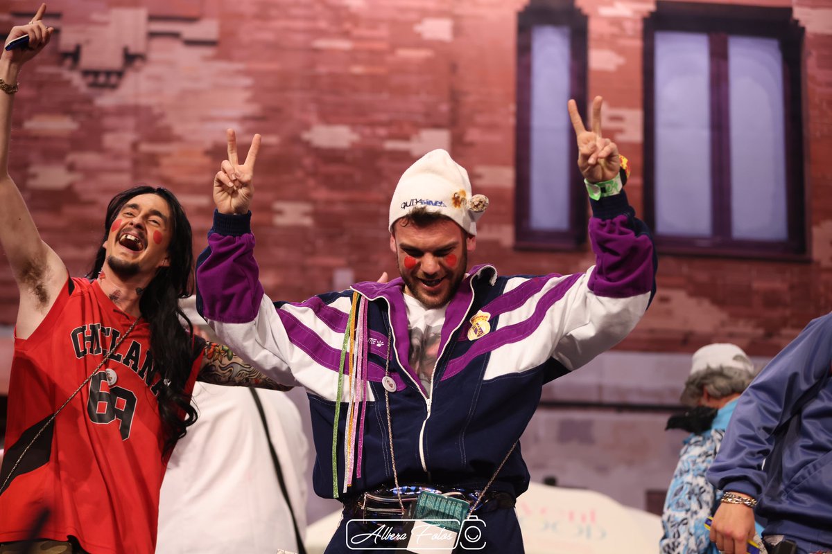 Llegar hasta donde hemos llegao mis colega y yo es un bastinaso seguimo soñando, encima der madri yokeje.. FELIZ CARNAVAL🎭🎭🧡🧡. <a href="/lachiripibes/">Una Chirigota con sHoNikEt3</a>