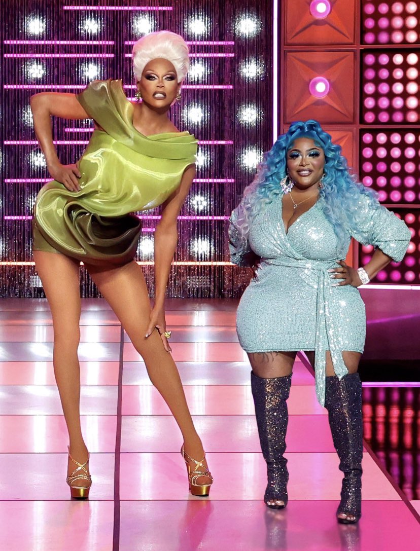 gaytwizard's tweet image. that moment when you, a life wizard, come across an ice wizard, and discuss how to best maximize your support school joint slay