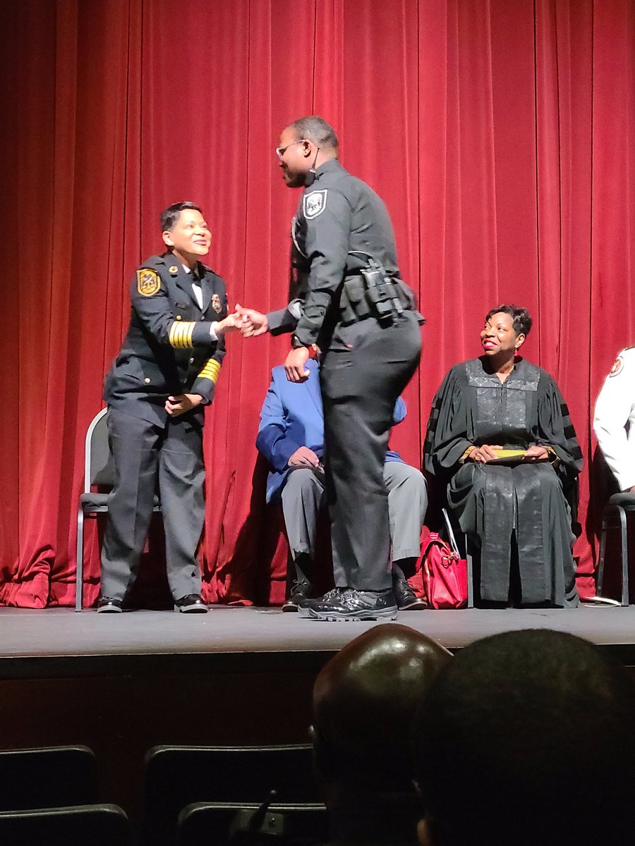 dlacybrooks's tweet photo. Please welcome Officer Brooks to the Dekalb County Police Department. We are so proud of you reaching this milestone @mike_brooks62. Also, congratulations to Class 134! #WEAREDKPD! https://t.co/L8zT1vX75z