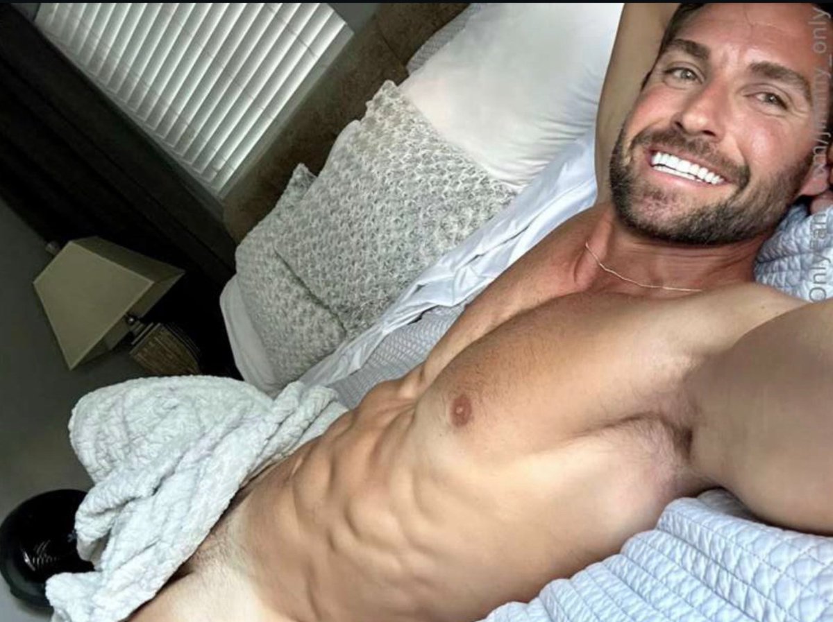 NovemberMan_69's tweet photo. Jimmy Drew daddy 😘😍🤤🍆 https://t.co/wBcOXSQVPS
