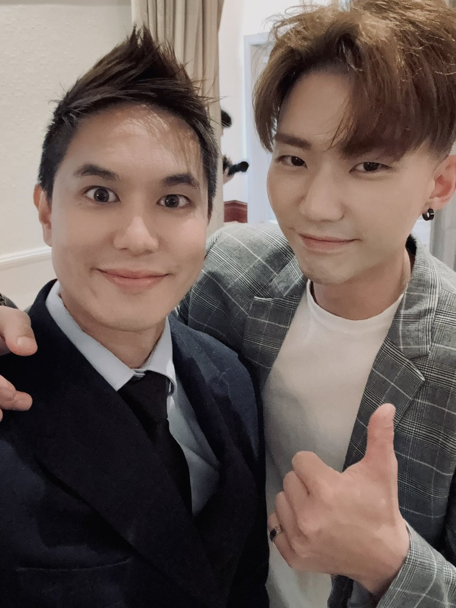andytrieushow's tweet photo. Happy Lunar New Year from @kevinkim88 and me! We’re ushering in the Year of the Dragon, and here’s to wishing you a fantastic year ahead with all your K-pop dreams coming true! 🐉🎉
#sydney #lunarnewyear #lny #andytrieushow #kevinkim #zea https://t.co/ig88WXnZNP