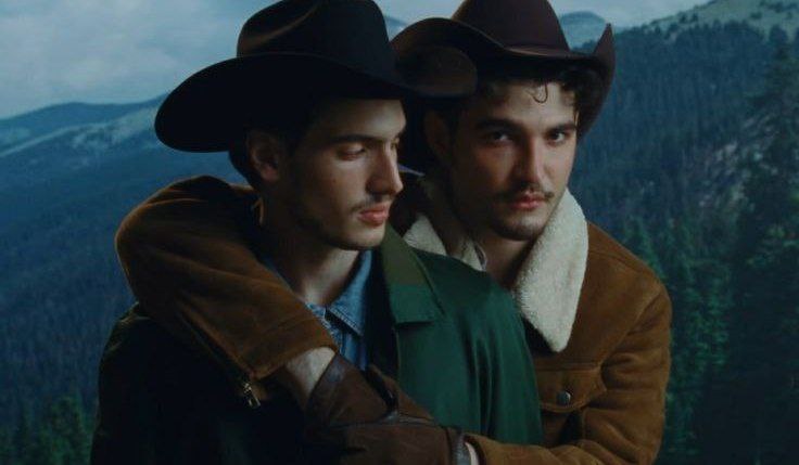 JaoDaily's tweet photo. Há exatamente 2 anos atrás, Jão lançava o videoclipe “Idiota”. https://t.co/B5PobPvmNj