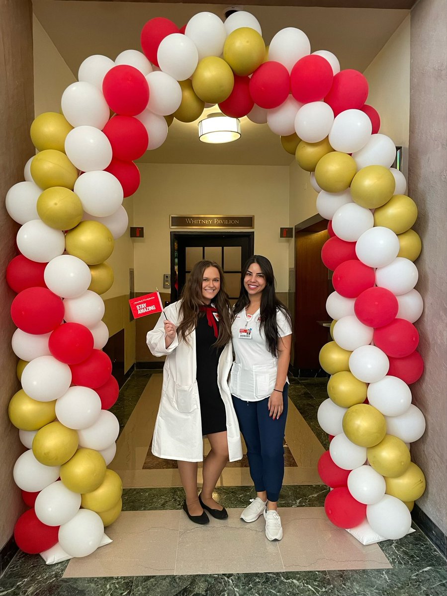 It’s been 365 days since @nyphospital @WeillCornell Annaise “Annie” Vargas won her DAISY Award, yet somehow every time I read her nomination, it makes me feel even prouder to be her colleague ❤️ Beyond grateful to celebrate Magnet week with Annie today✨🧲 @DAISY4Nurses