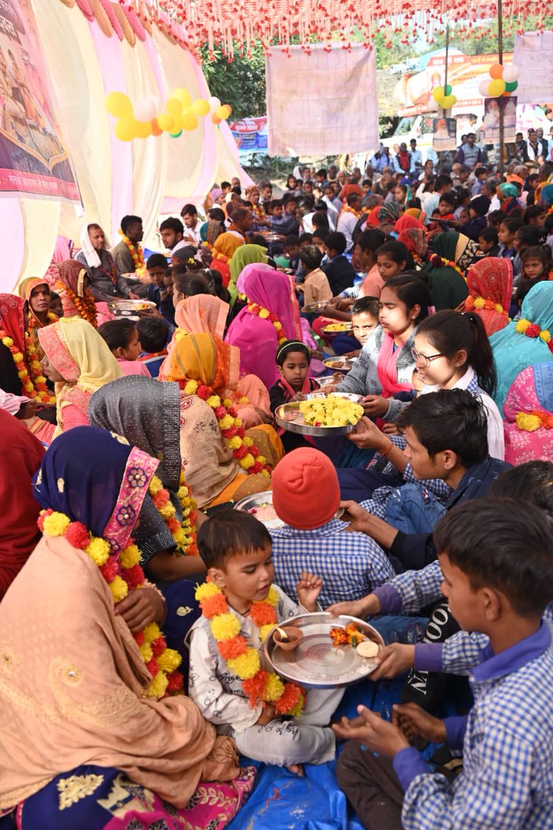 Balsanskarsewa's tweet photo. Mark Your Calendar! #WaitingForParentsWorshipDay is Almost Here!

Parent-Child Relationship takes center stage on 14th February for celebrating the Unconditional Love which we share with our parents.

Remember the guiding hand of Sant Shri Asharamji Bapu, who ignited the #ParentsWorshipDay movement.  His vision to strengthen these precious bonds has blossomed into a nationwide phenomenon, bringing sweetness to countless families. ✨

Here's how you can be a part of this heartwarming movement:

Express Gratitude: Shower your parents with heartfelt words, letting them know how much their love means to you.

Seek Blessings: Touch their feet, a symbolic gesture of respect and appreciation for their sacrifices. ‍‍

Spread the Word: Share the message of #ParentsWorshipDay with your friends and family, inspiring them to join the celebration.

Let's honor the unwavering love of our parents and make this #ParentsWorshipDay truly unforgettable!